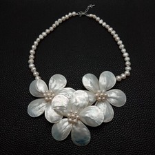 Collana dichiarazione fiori